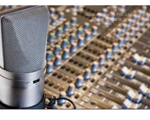 Voice recording services for e-rickshaw advertisements by Bizbrandvision Pvt. Ltd.